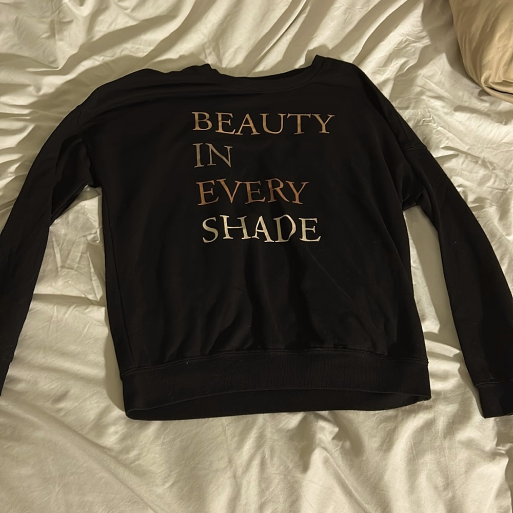 Sweater with letters